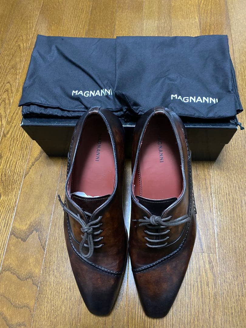 『新品・未使用』希少品マグナーニ51478ブラウン サイズ43