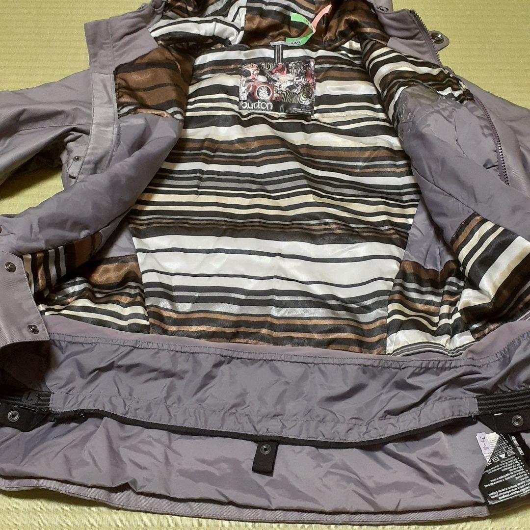 ゆ*い様 BURTON スノボウェア 上下セット　スマートで格好良いデザイン