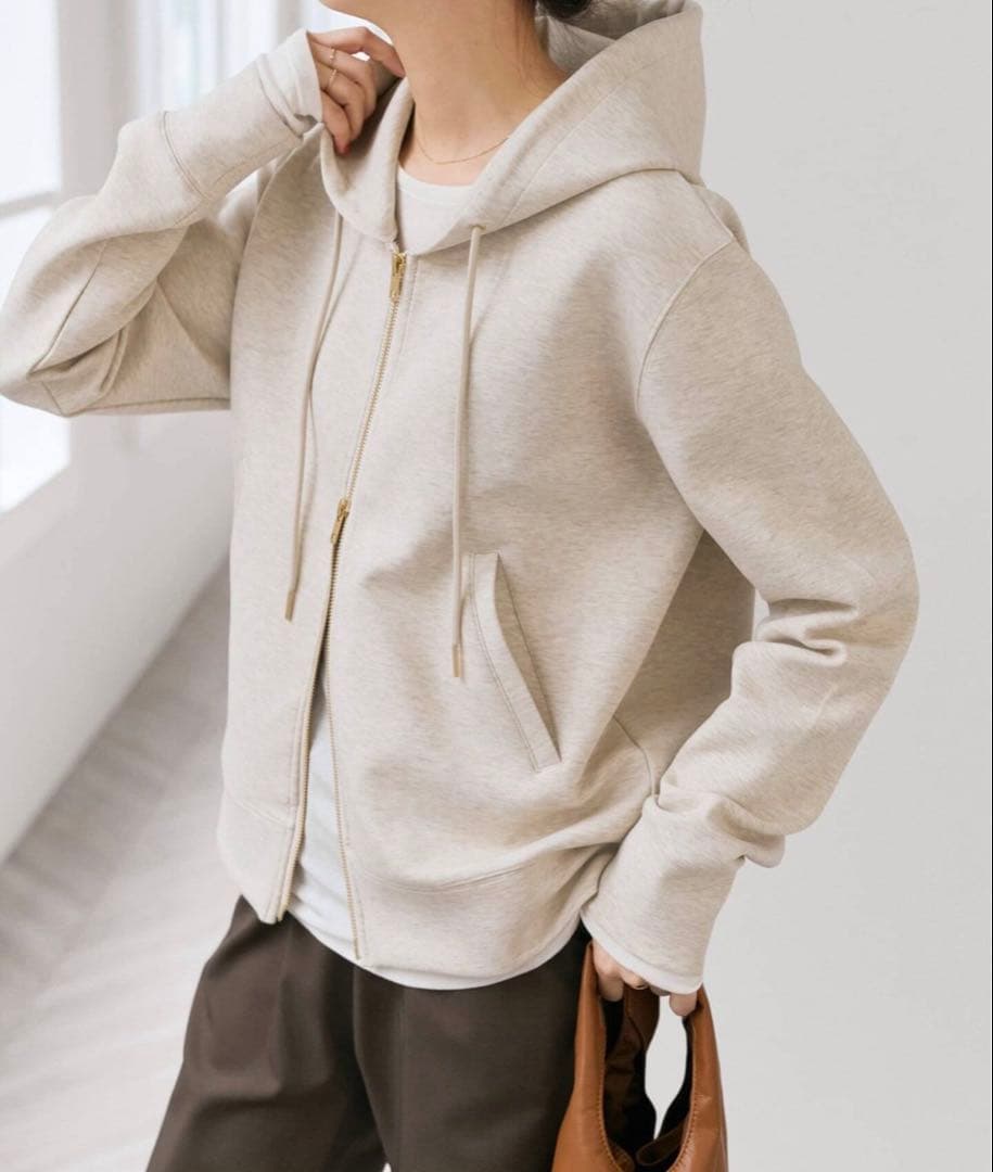 新品 【Spick and Span】ストレッチジップフードパーカー ホワイトA