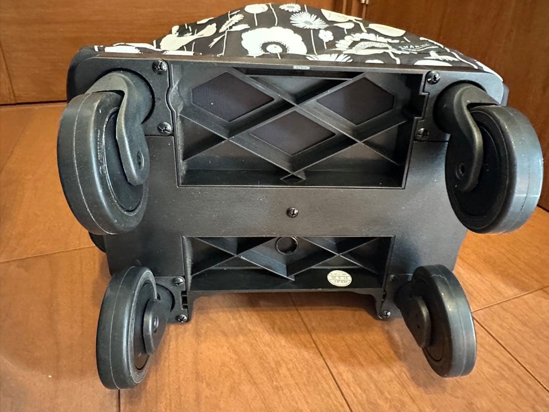 SWANY キャリーバック　中原淳一コラボ　ブラック×ホワイト