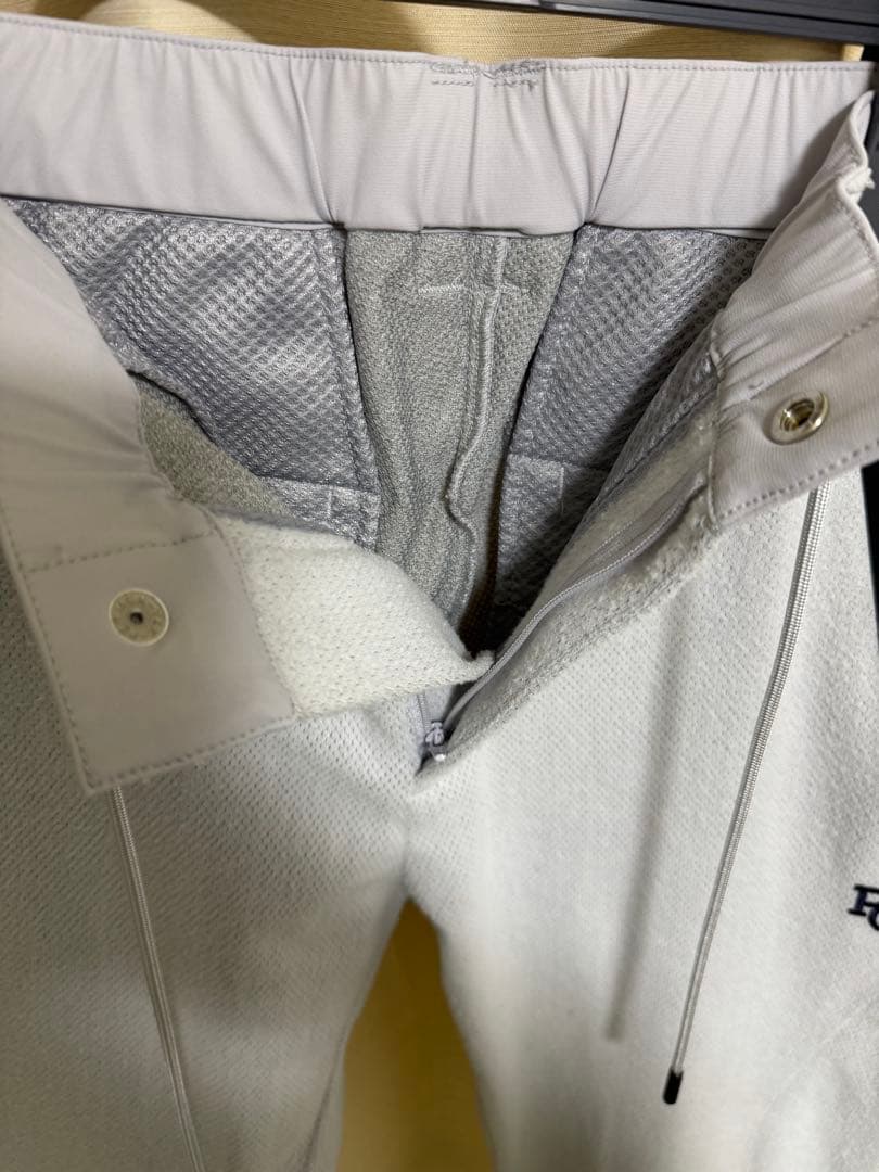 PG ロゴ付き グレー パンツ