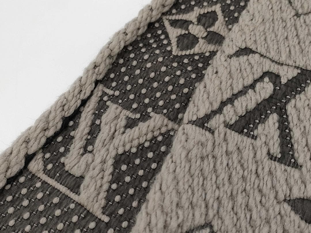 ルイヴィトン　LOUIS VUITTON LV マフラー エシャルプ ロゴマニア