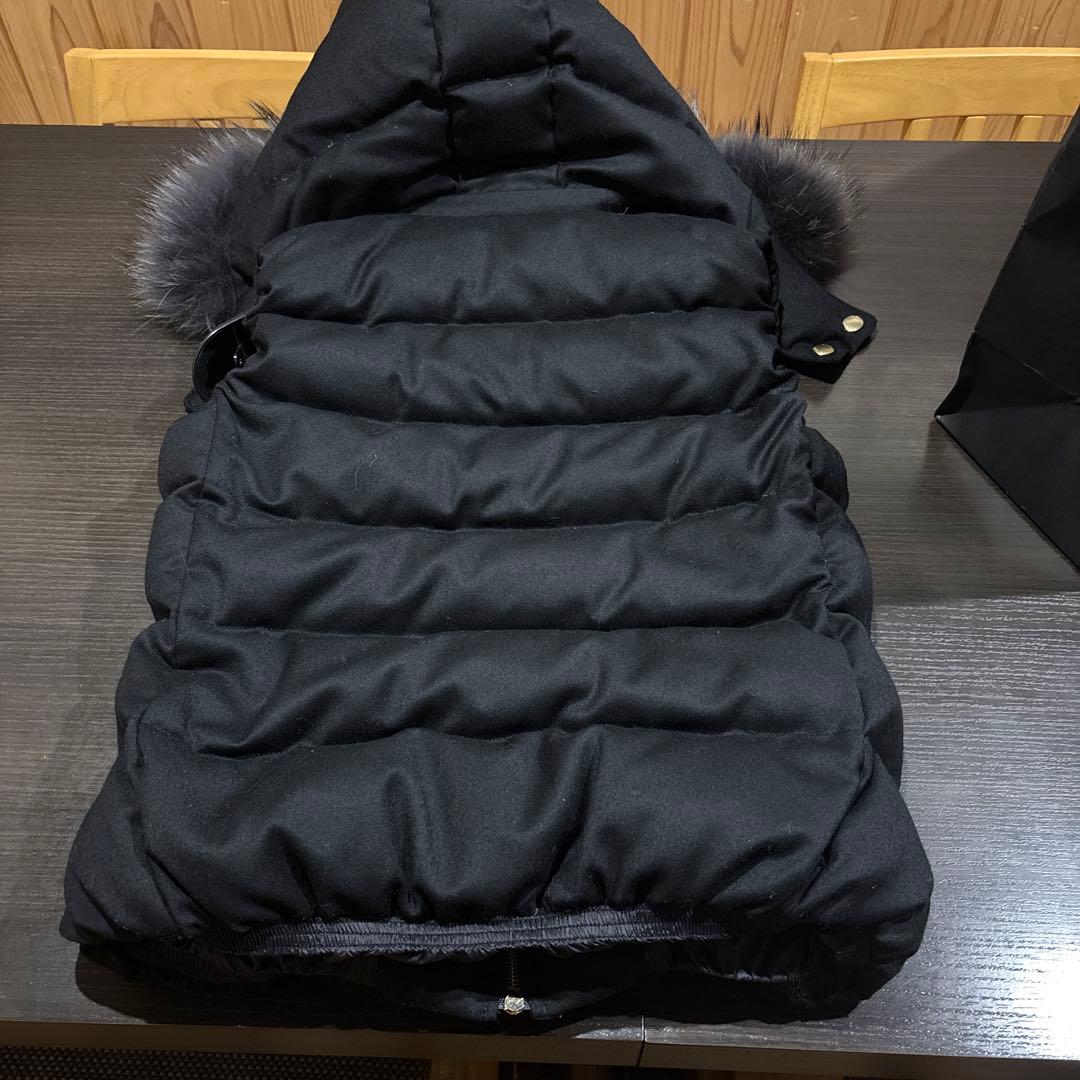 １６日まで値下げ！！ TATRAS ブラックダウンベスト ファー付き