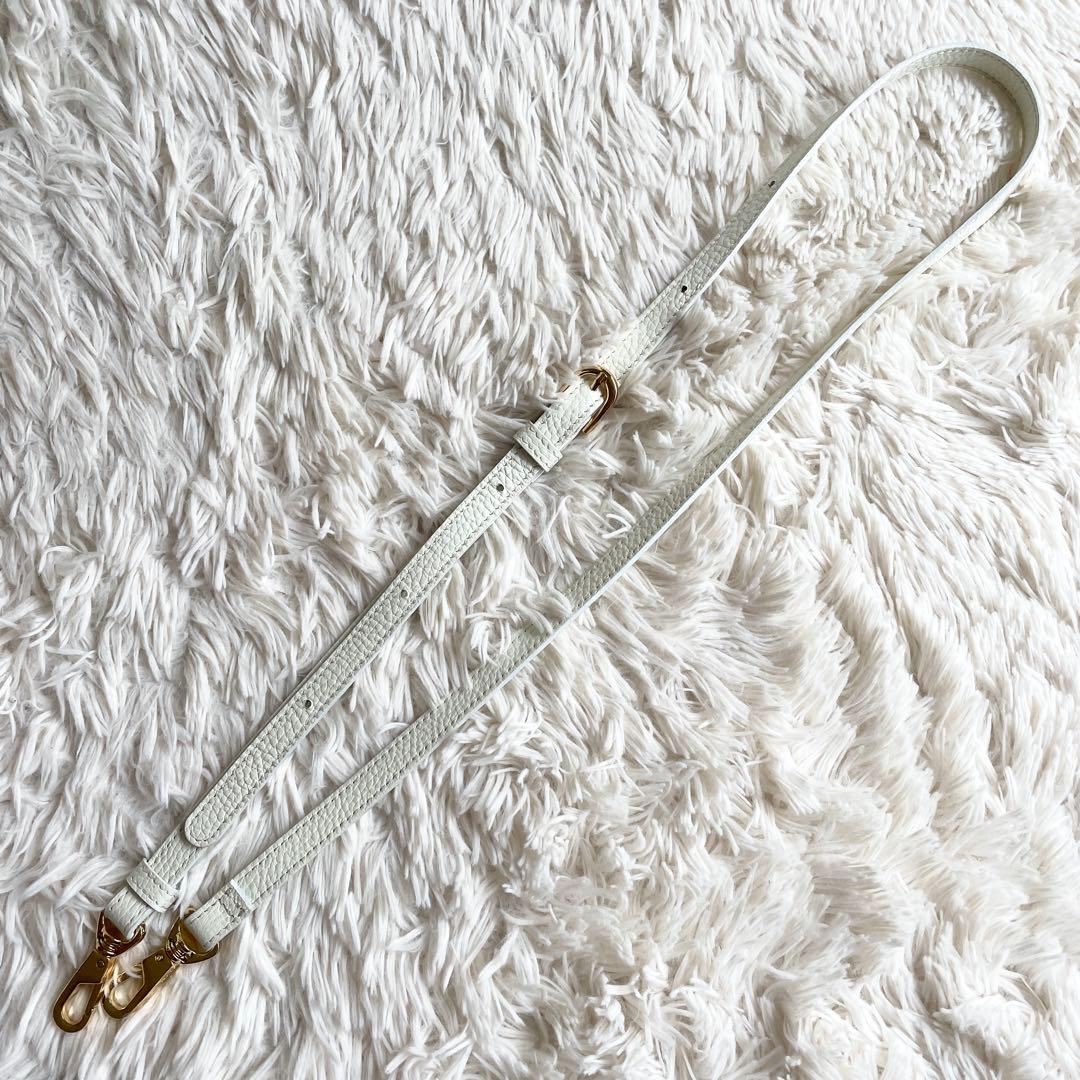 未使用級 ヴィオラドーロ 2WAYワンショルダーバッグ かごバッグ タッセル 白