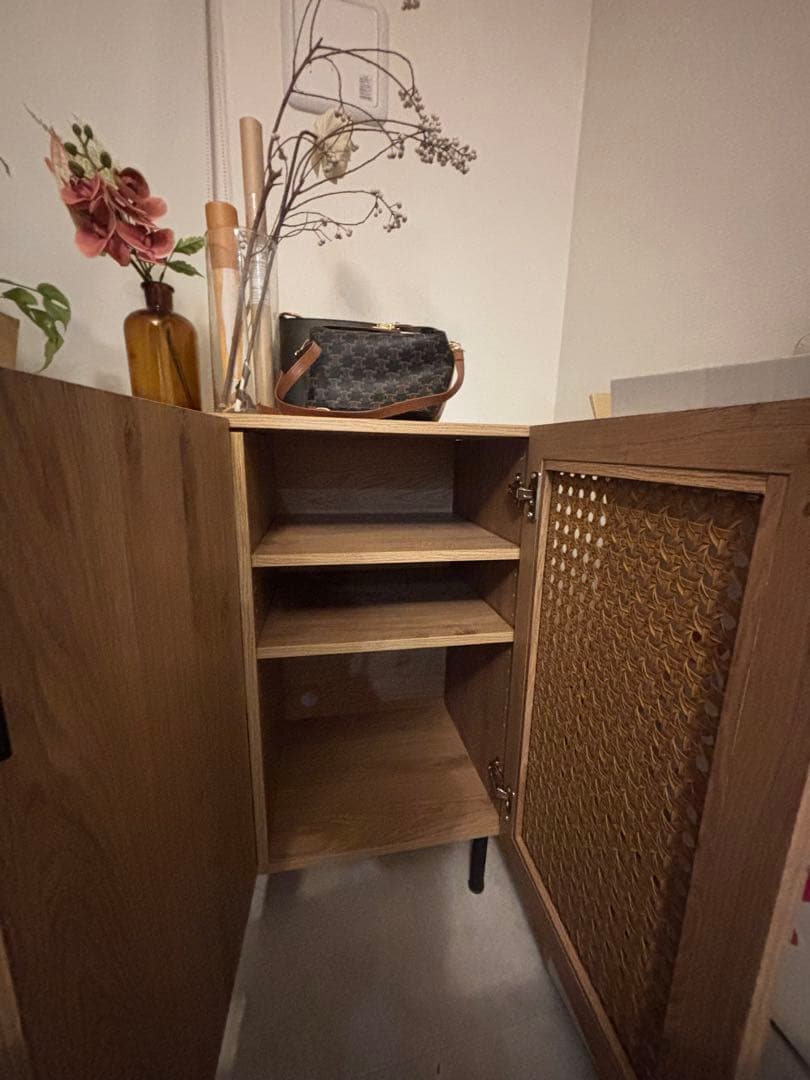 ナチュラルウッドキャビネット　LOWYA ラタン調