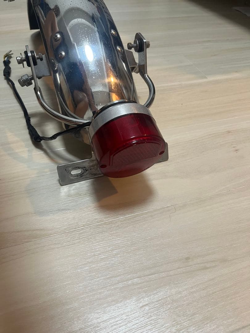 SR400リアフェンダー　wnテールランプ付きナンバーステー付き