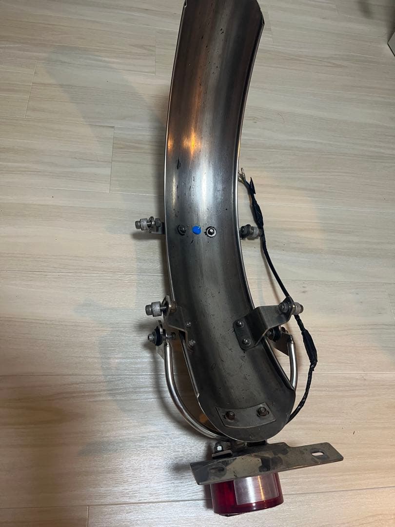 SR400リアフェンダー　wnテールランプ付きナンバーステー付き