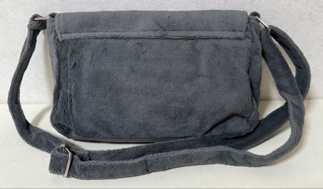 未使用 グレーxホワイトロゴ ショルダーバッグ ノベルティ CHANEL