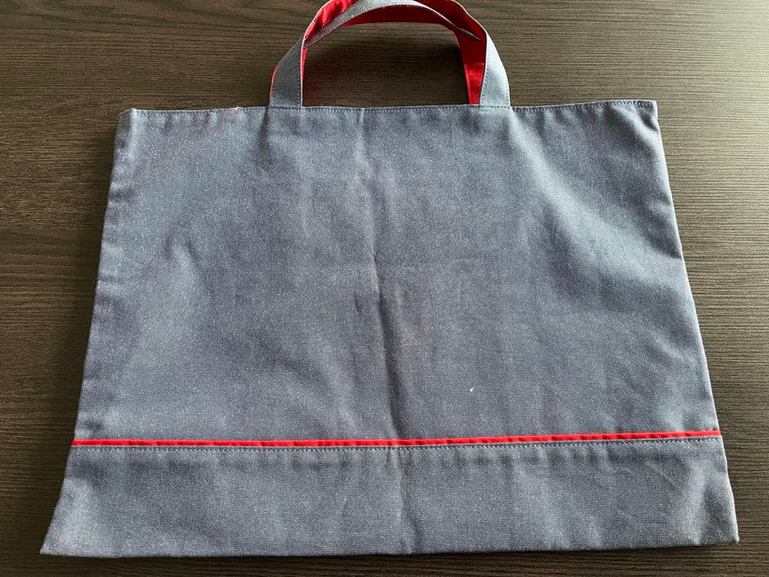 ファミリアの手提げバッグ