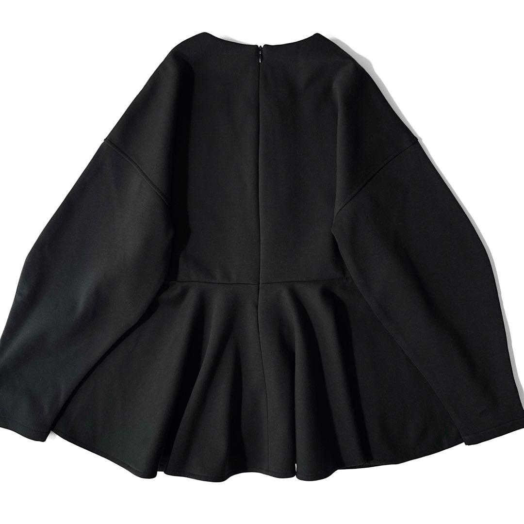 THREE SQUARE ペプラムポンチプルオーバー 黒 VERYコラボ