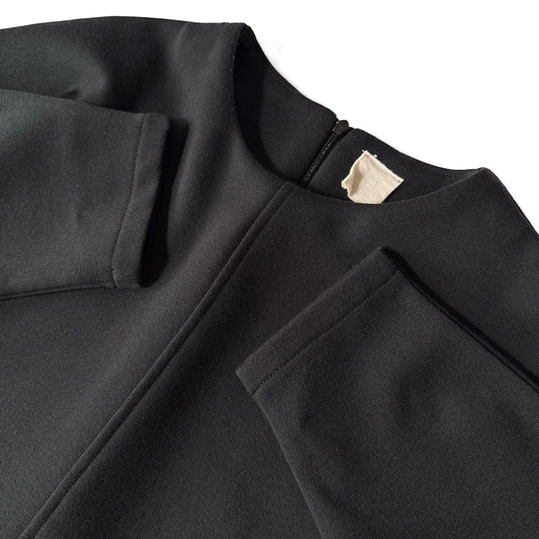 THREE SQUARE ペプラムポンチプルオーバー 黒 VERYコラボ