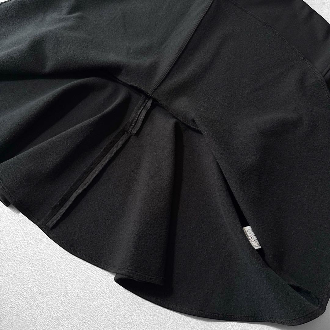 THREE SQUARE ペプラムポンチプルオーバー 黒 VERYコラボ