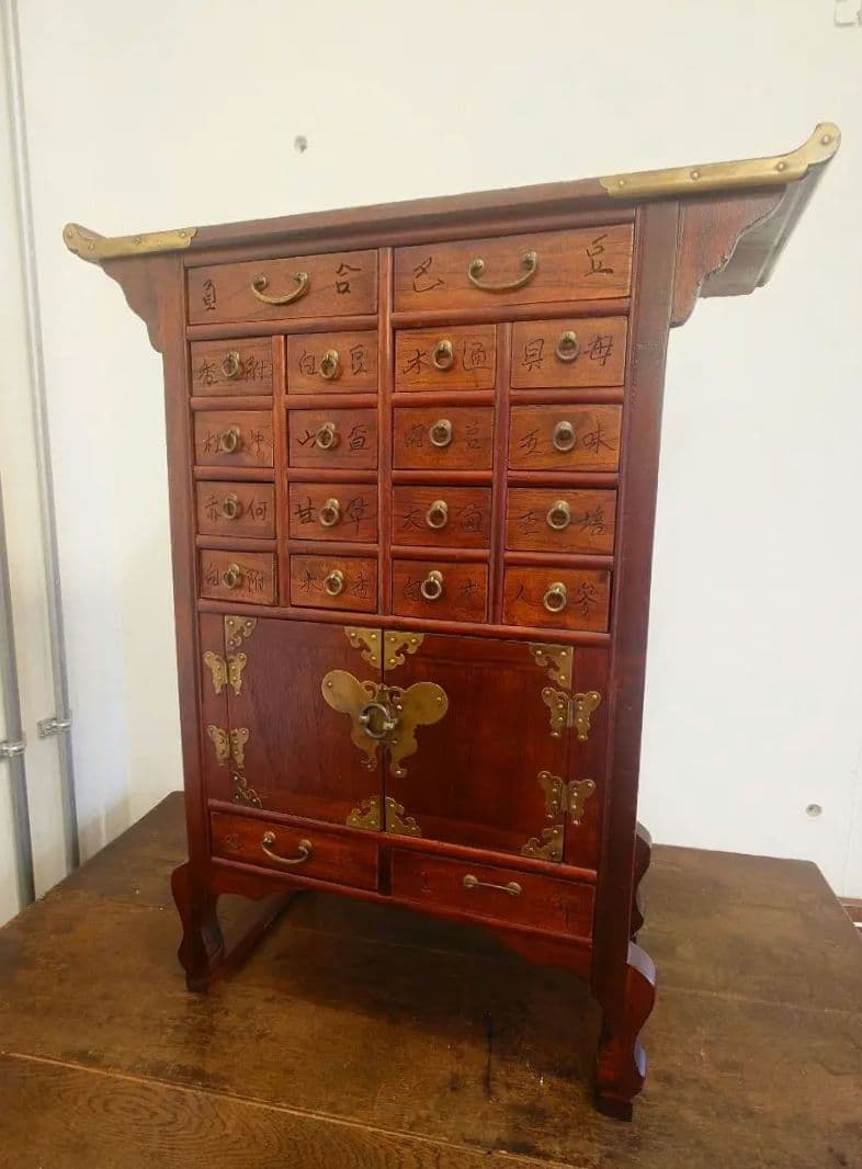 u*4様 アジアンスタイル　薬箪笥　木製収納家具　アンティーク