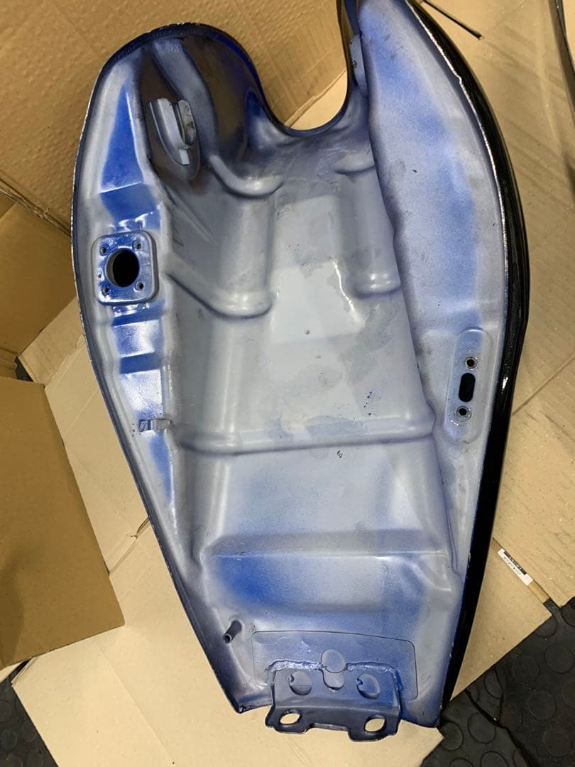 ゼファーx 社外外装 実働車外し 格安出品 タンク リアフェンダーセット