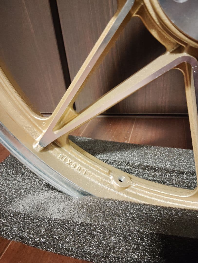 GS400セブンスターキャスト社外　ゴールド ホイール　GSX400E