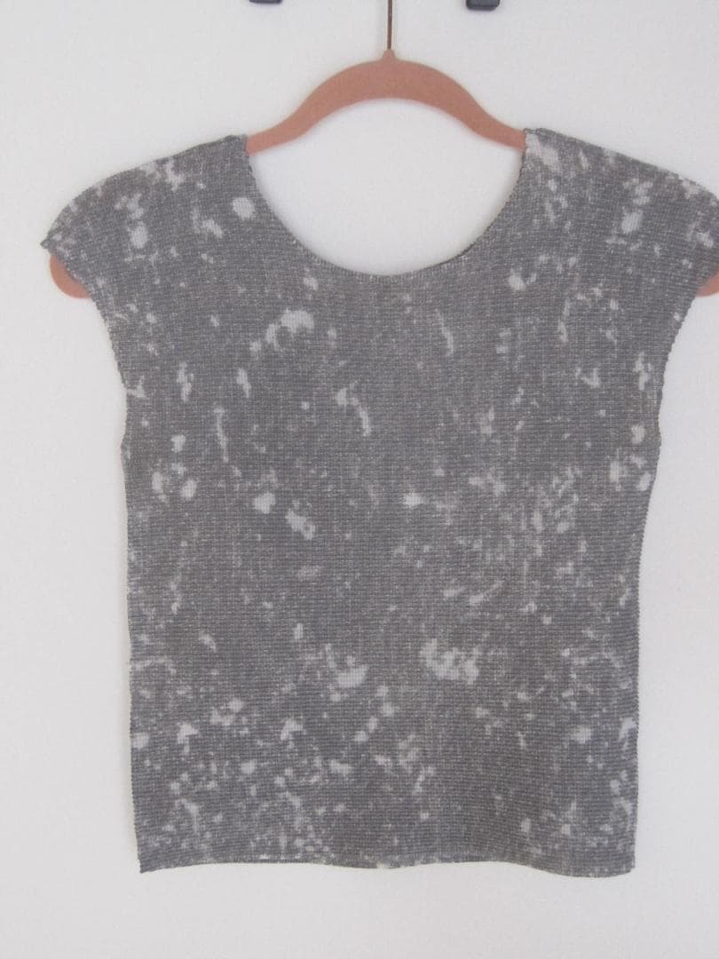 イッセイミヤケ（me)のトップス