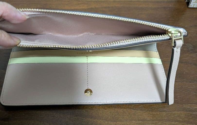 【新品未使用】　正規品　Tory Burch 長財布　レザー　ピンク