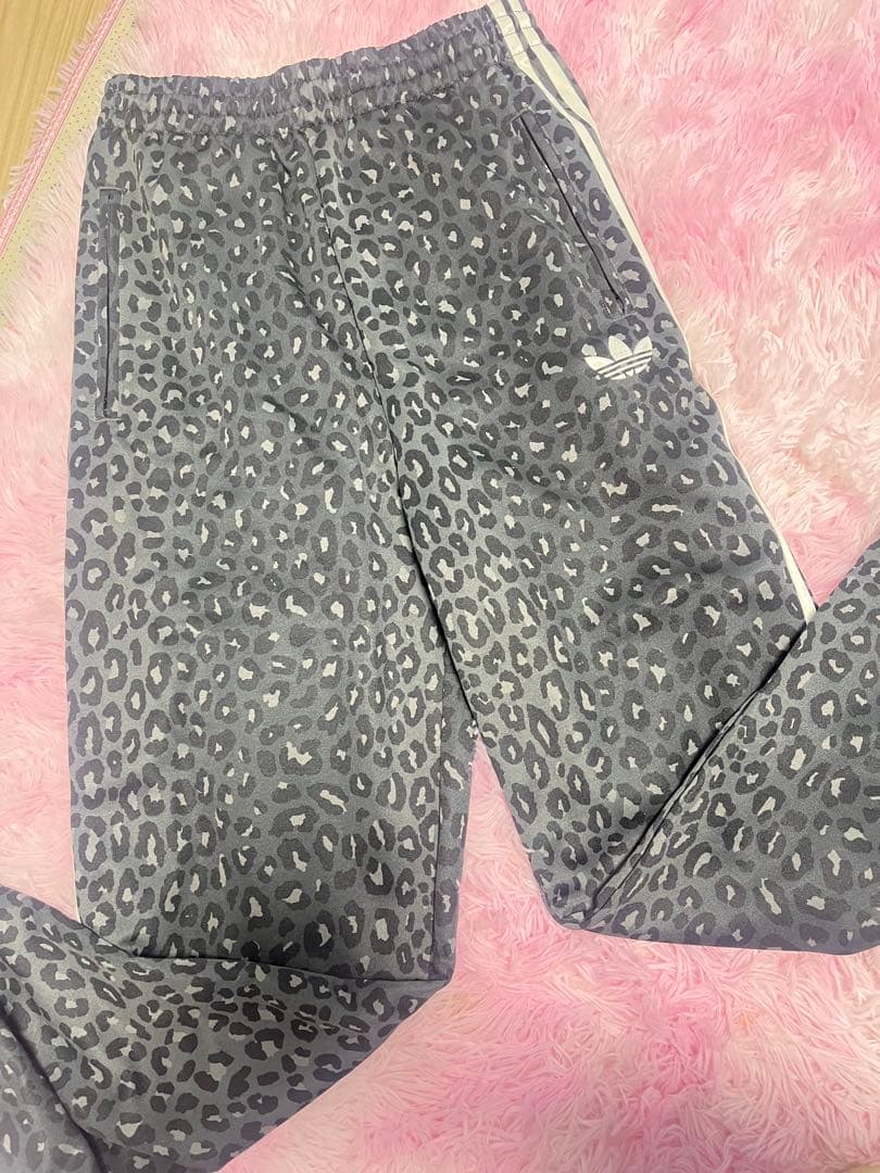 アディダスオリジナルス　セットアップ　ヒョウ柄 試着のみ