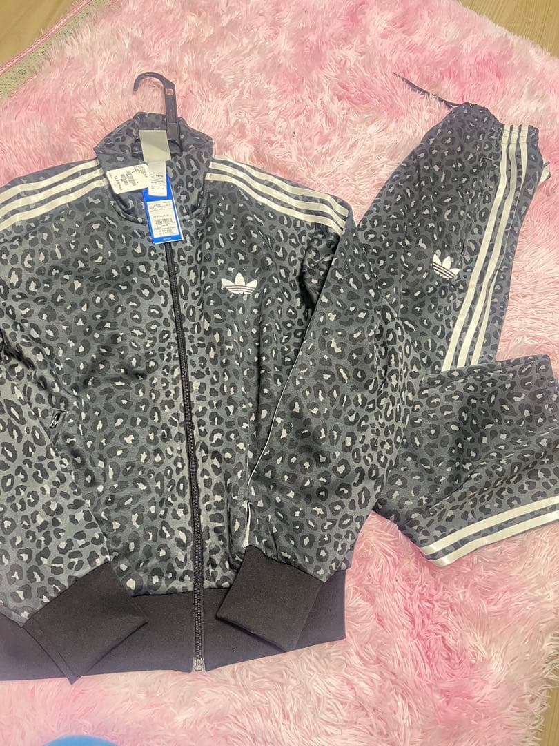 アディダスオリジナルス　セットアップ　ヒョウ柄 試着のみ