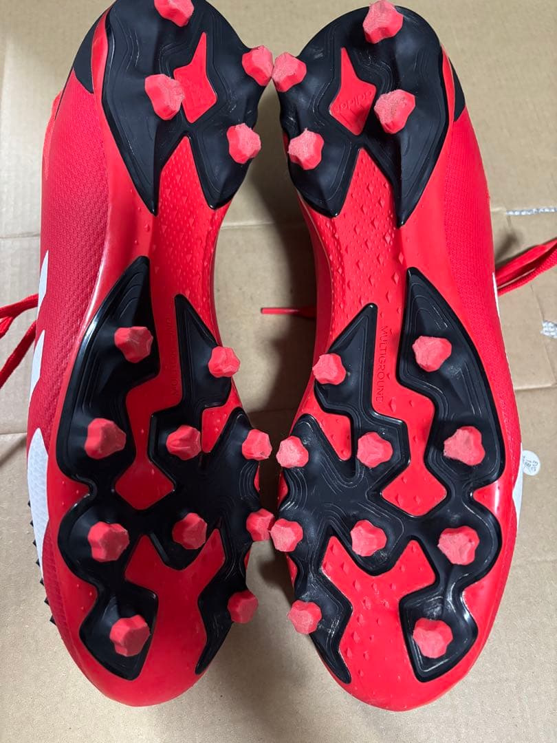 adidas レッド サッカーシューズ スパイク