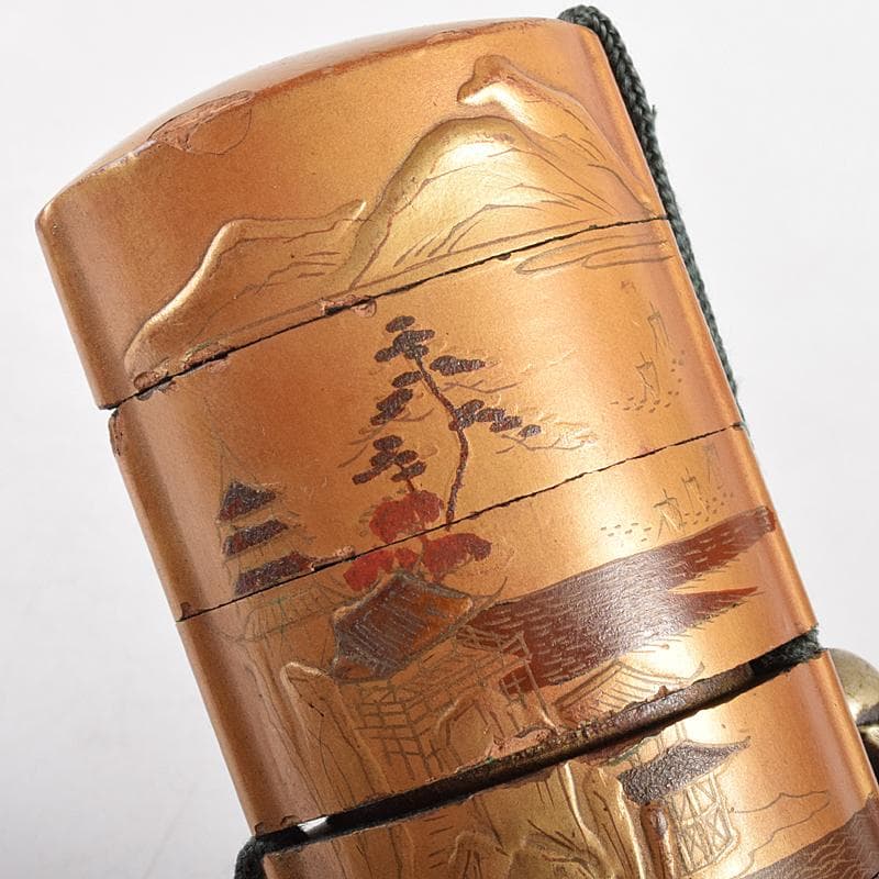 城時代提げ物　金蒔絵山水図　印籠　牛角製饅頭根付・瓢箪根付　U　R5051