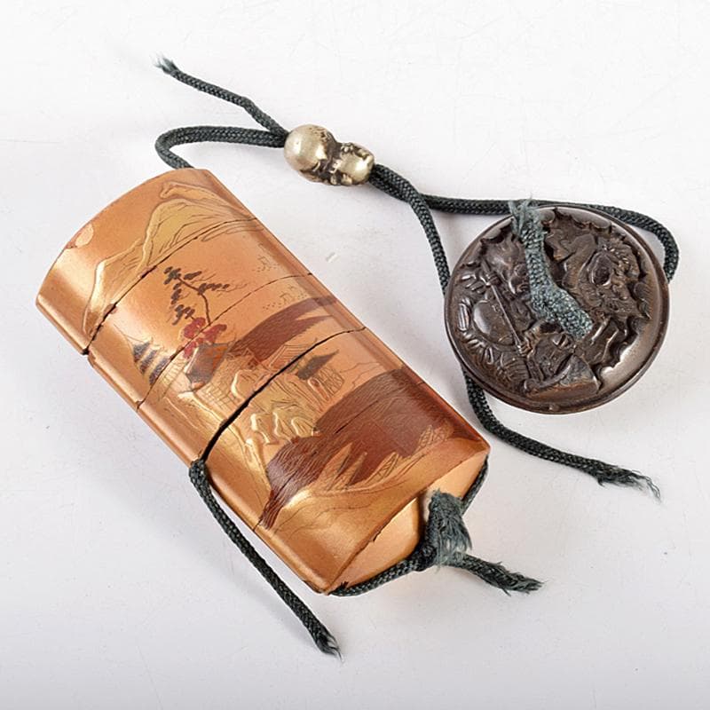 城時代提げ物　金蒔絵山水図　印籠　牛角製饅頭根付・瓢箪根付　U　R5051