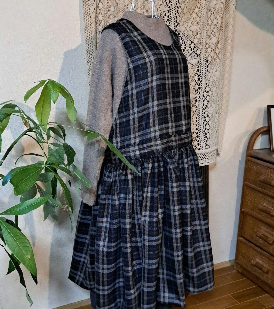 バッククロスギャザーたっぷりエプロンワンピース