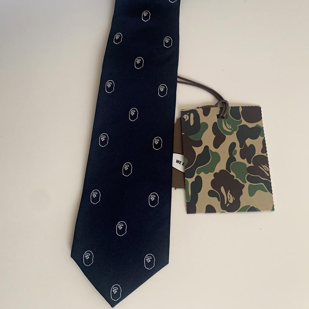 【新品】【未使用】アベイシングエイプ ネクタイ APE HEAD柄