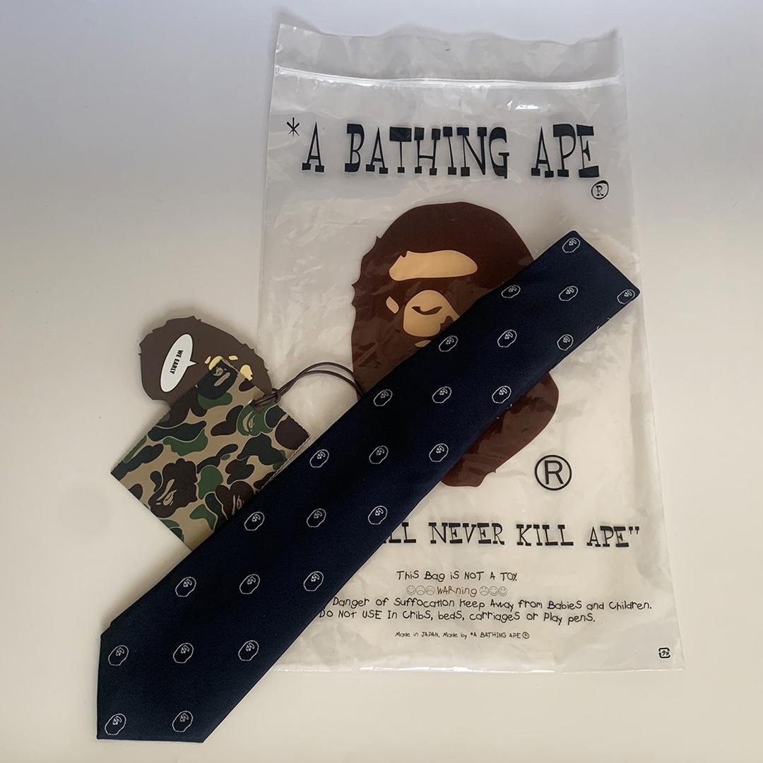 【新品】【未使用】アベイシングエイプ ネクタイ APE HEAD柄