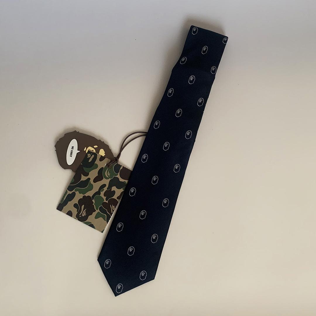 【新品】【未使用】アベイシングエイプ ネクタイ APE HEAD柄