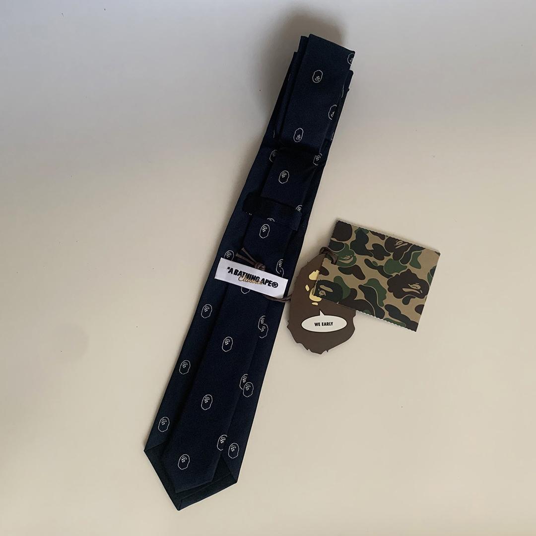 【新品】【未使用】アベイシングエイプ ネクタイ APE HEAD柄