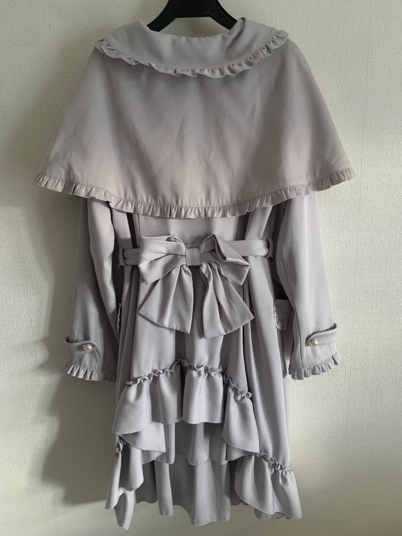 Amavel バッスルドレストレンチコート グレー