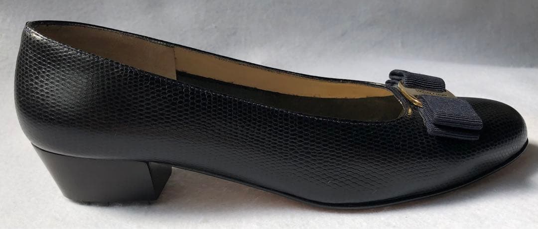 Salvatore Ferragamoサルヴァトーレフェラガモ★ヴァラリボン7C