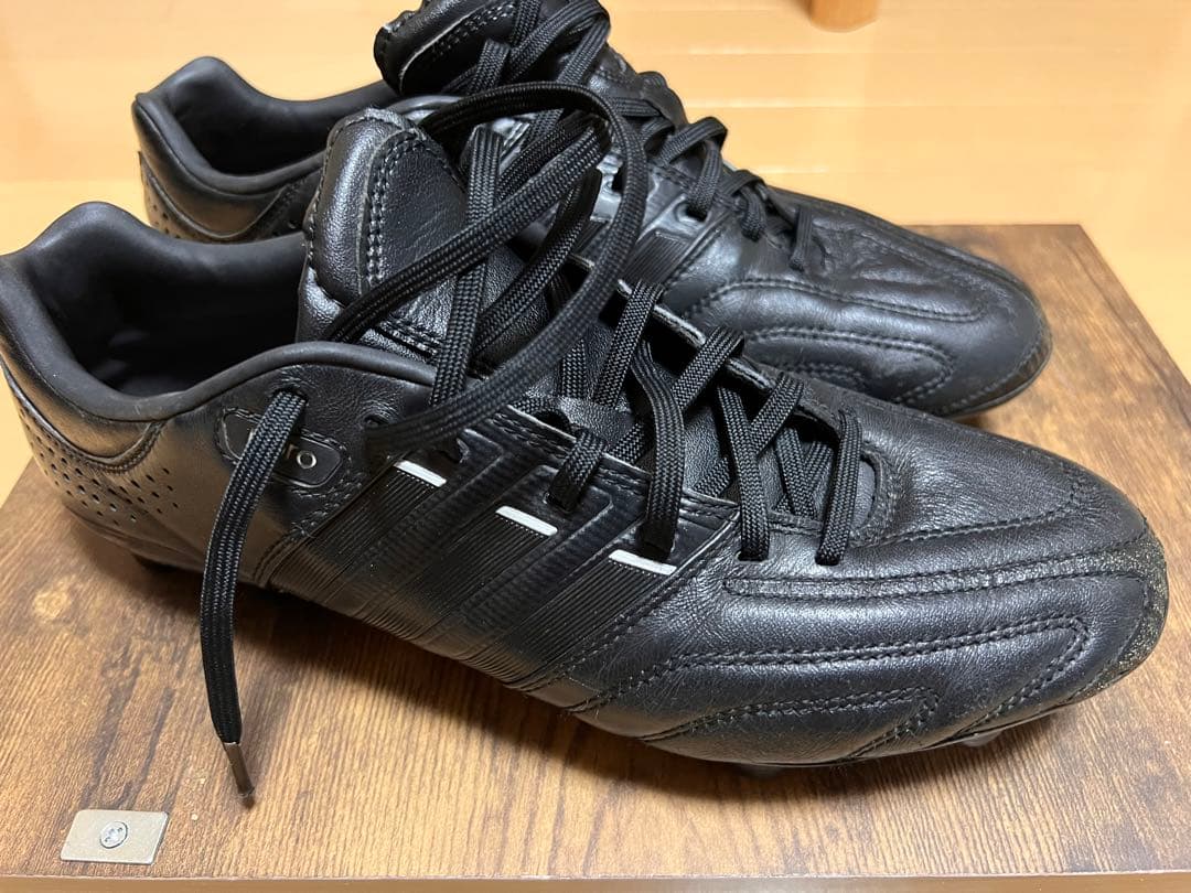 限定品　アディダスサッカースパイク