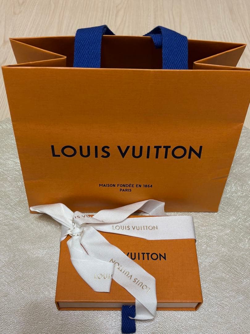 【Xmasプレゼントに最適】ルイヴィトン ダミエ　グラフィットミュルティクレ