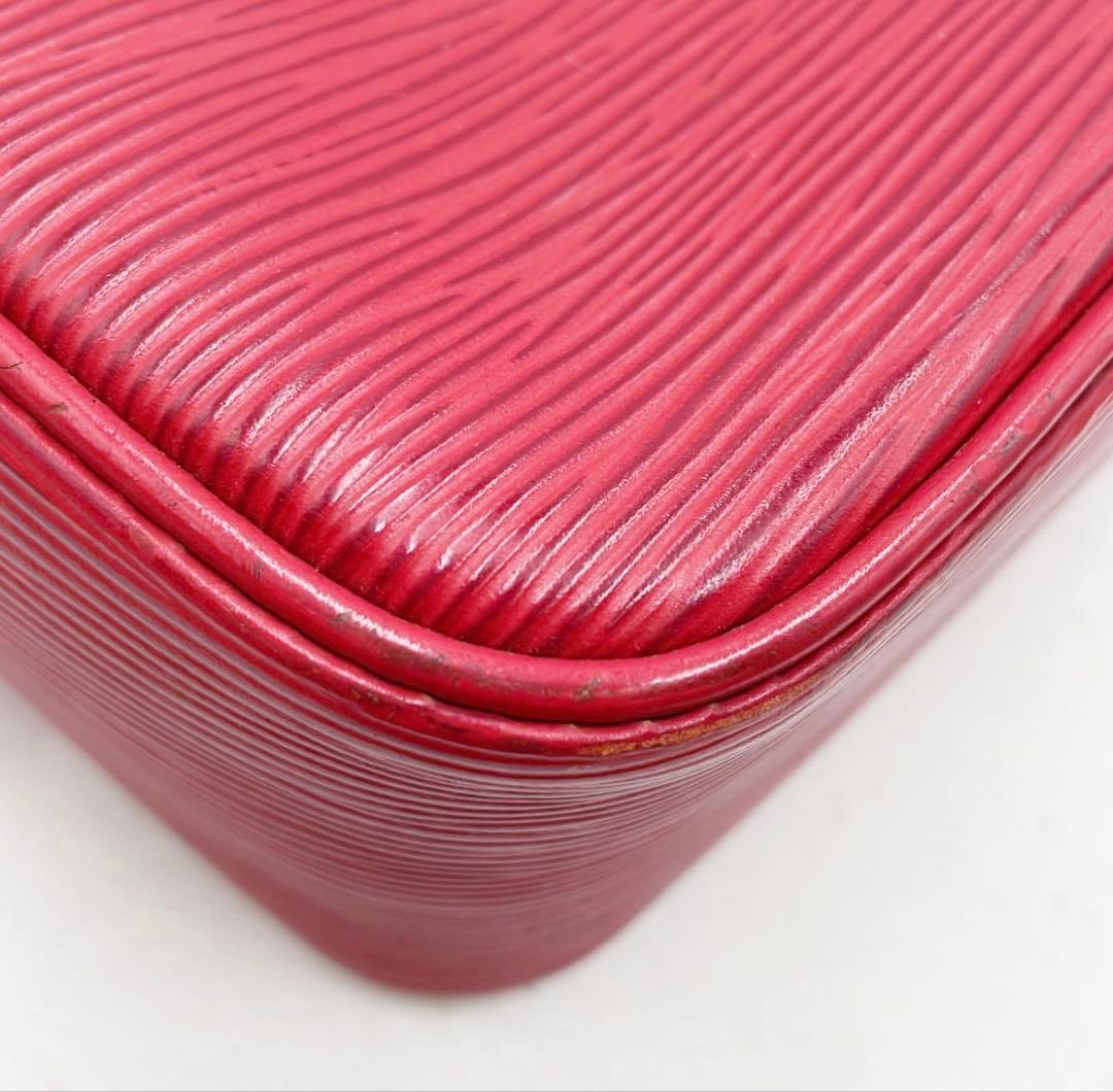 エピレザー 赤 メッセンジャーバッグ