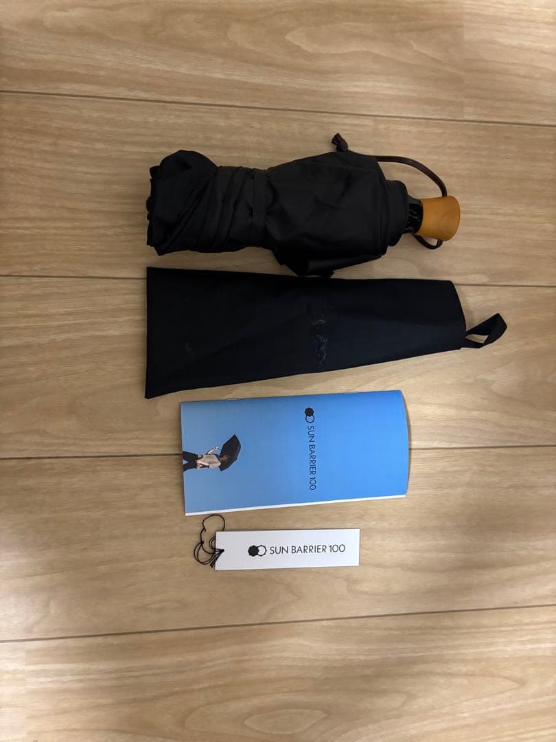 【ほぼ新品】SUN BARRIER 100 三段折り　折りたたみ日傘 ブラック