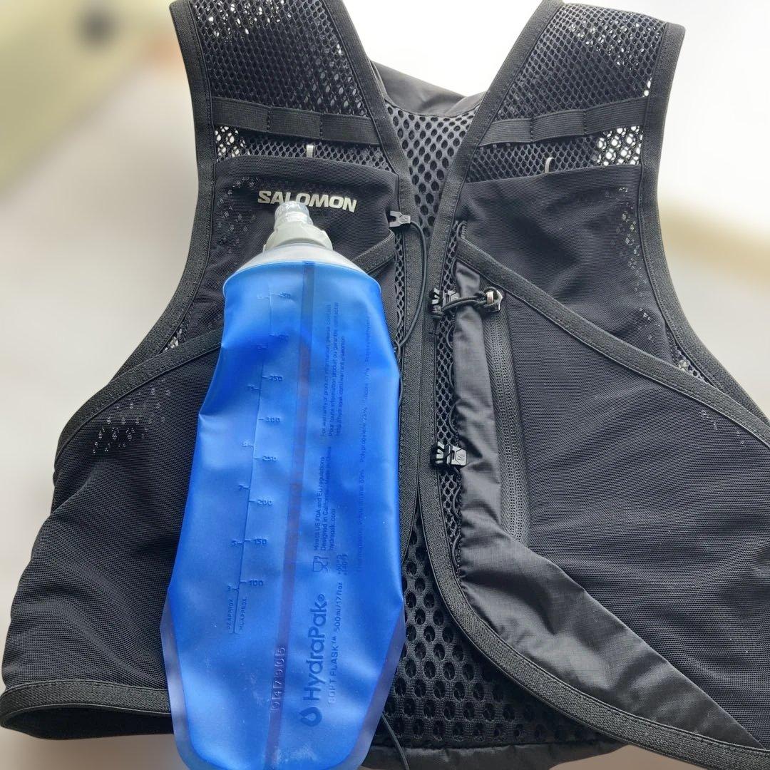 サロモン　SALOMON ブラックMサイズ　ランニングベスト　フラスク1本付き