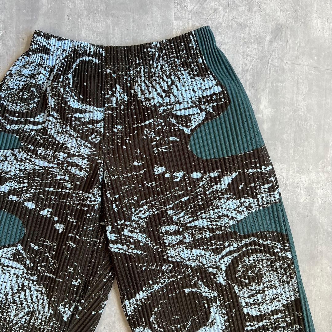 オムプリッセイッセイミヤケ　幻の一本　総柄　プリーツワイドショーツ　美品