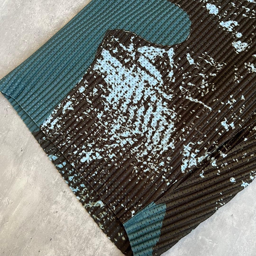 オムプリッセイッセイミヤケ　幻の一本　総柄　プリーツワイドショーツ　美品