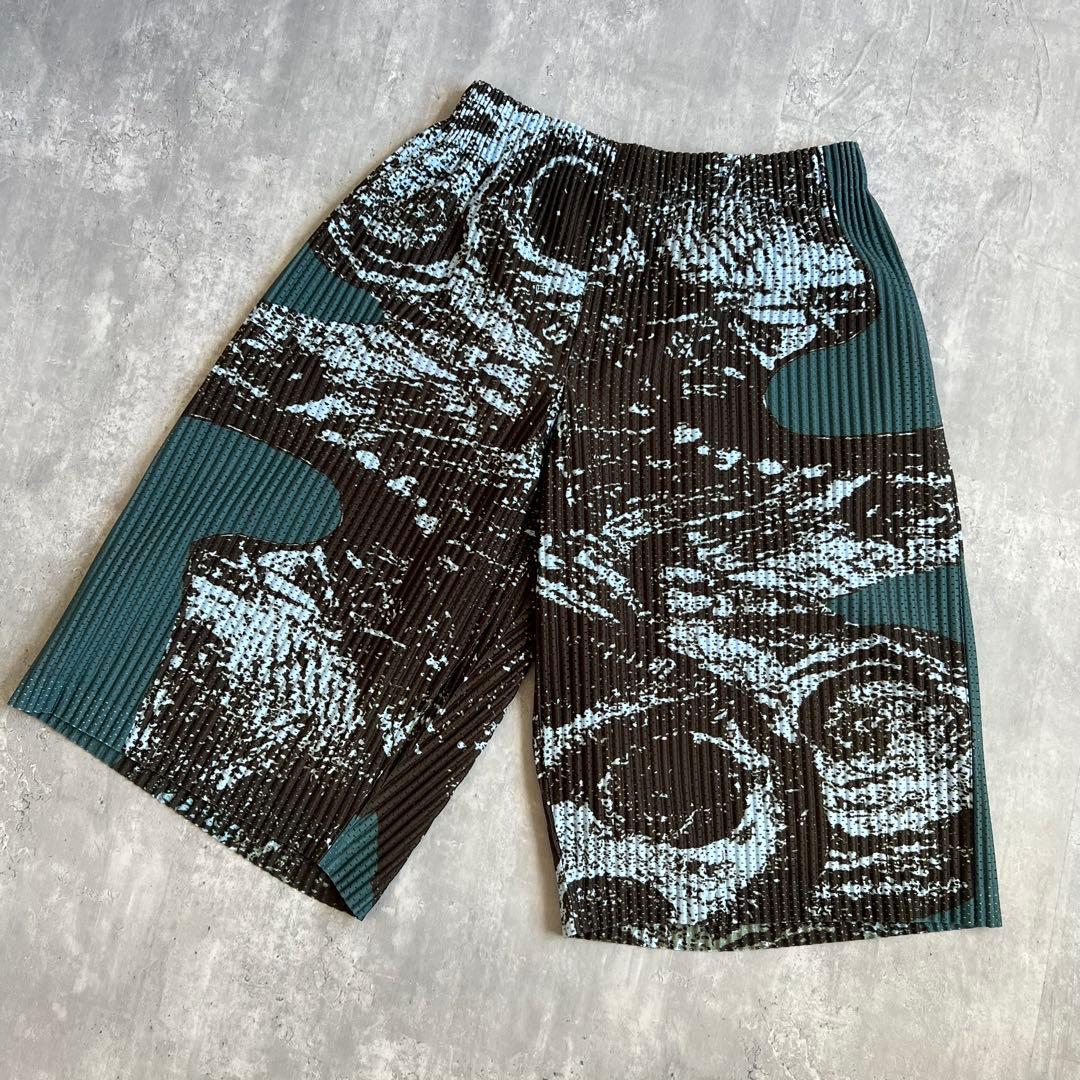 オムプリッセイッセイミヤケ　幻の一本　総柄　プリーツワイドショーツ　美品