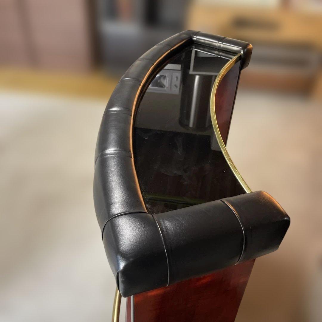 カーブ型木製ショーケース