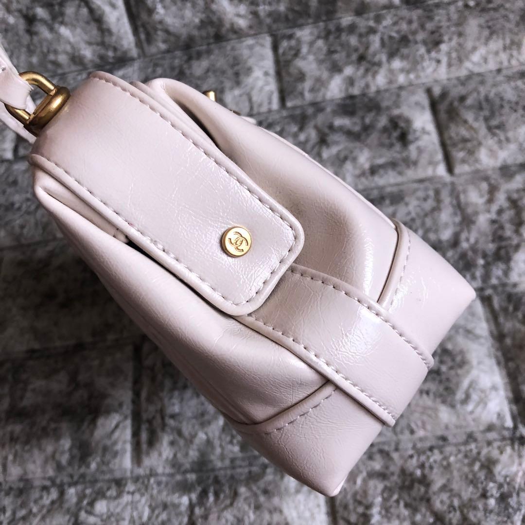 シャネル Chanel チェーン ショルダーバッグ VIP ギフト ホワイト
