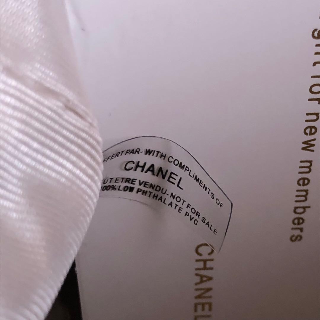 シャネル Chanel チェーン ショルダーバッグ VIP ギフト ホワイト