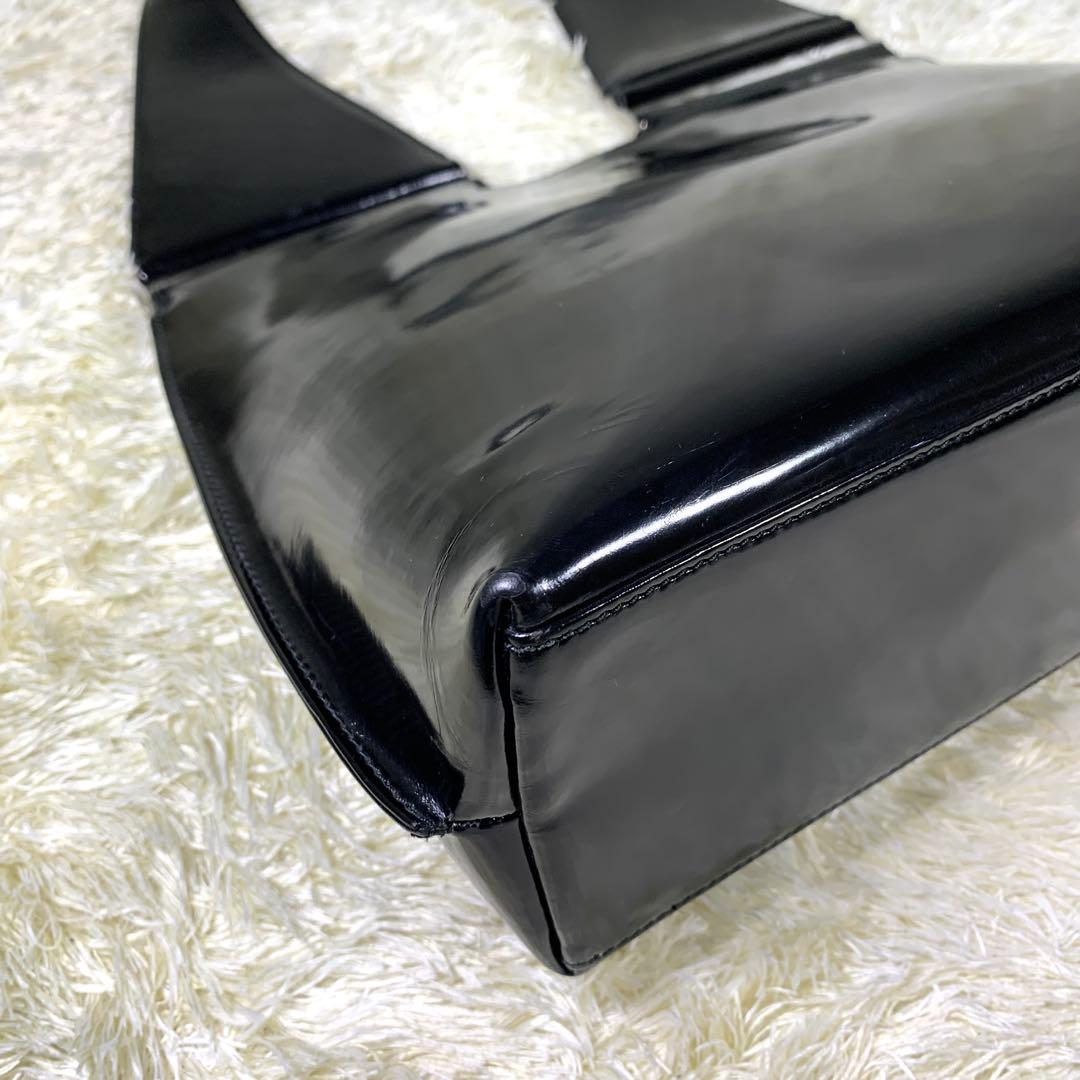 稀少 グッチ トムフォード期 90's エナメル ワンショルダーバッグ ブラック