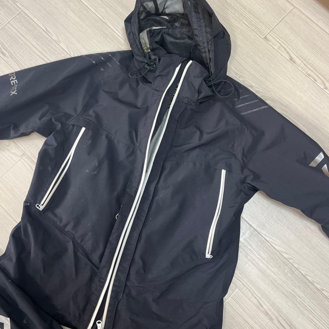 け*ん様 Daiwa レインウェア　ゴアテックス　2023 めちゃ水弾きます！