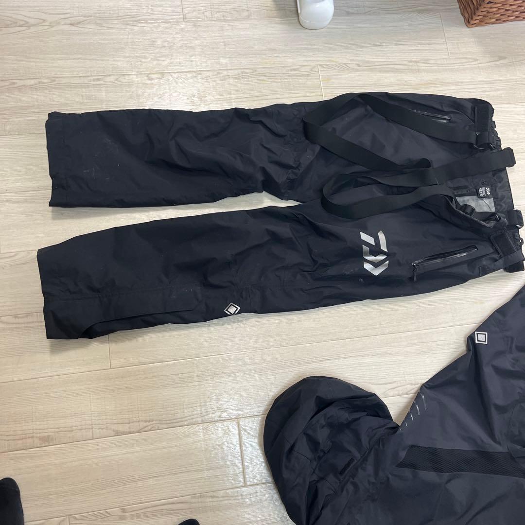 け*ん様 Daiwa レインウェア　ゴアテックス　2023 めちゃ水弾きます！