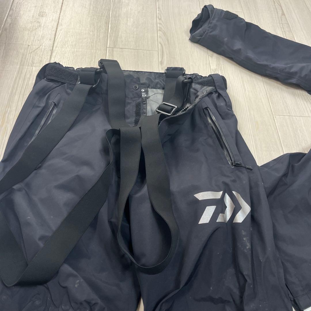 け*ん様 Daiwa レインウェア　ゴアテックス　2023 めちゃ水弾きます！