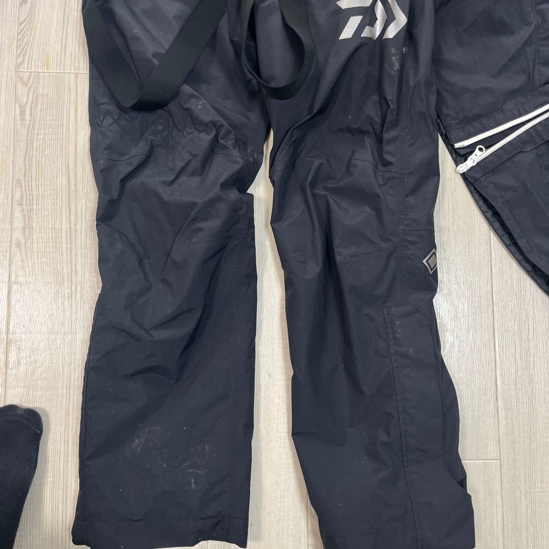 け*ん様 Daiwa レインウェア　ゴアテックス　2023 めちゃ水弾きます！