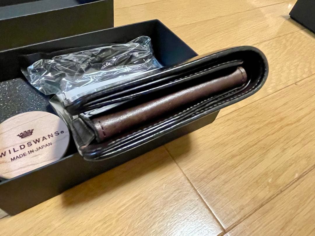 ワイルドスワンズ GROUNDER グラウンダー チョコ 王冠ロゴ 二つ折り財布